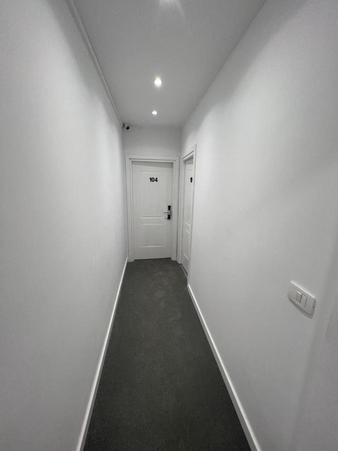 Skenderbej Rooms Тирана Екстер'єр фото