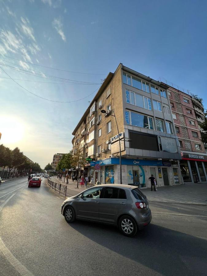 Skenderbej Rooms Тирана Екстер'єр фото