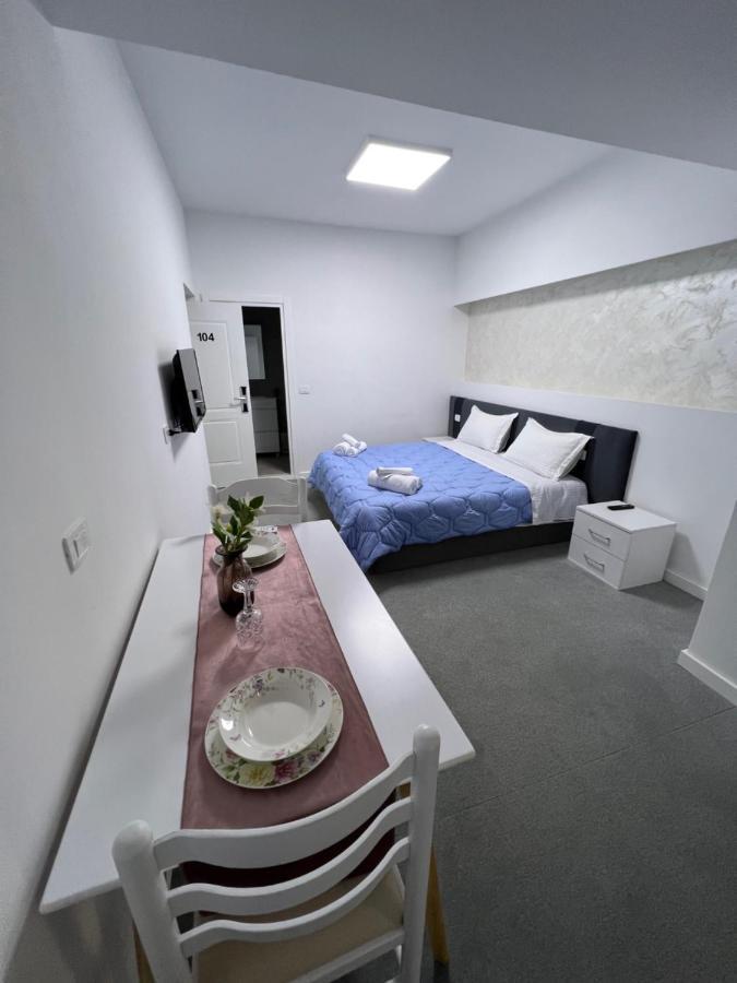 Skenderbej Rooms Тирана Екстер'єр фото