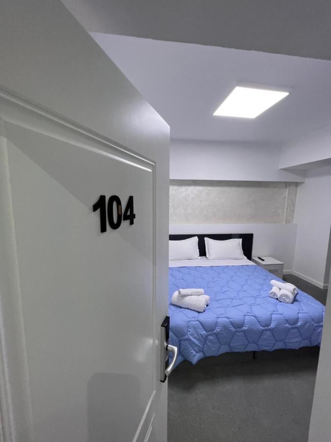 Skenderbej Rooms Тирана Екстер'єр фото