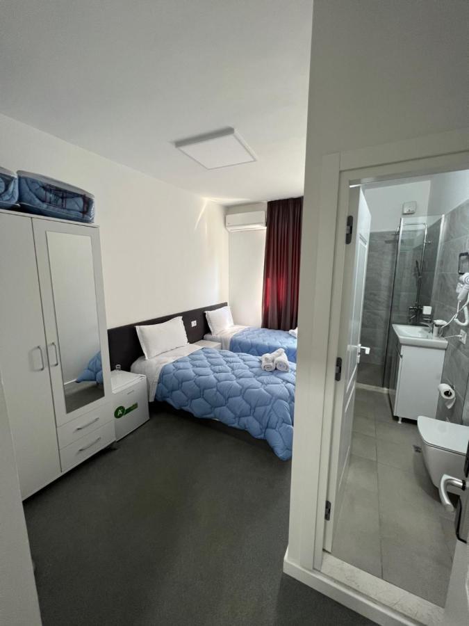 Skenderbej Rooms Тирана Екстер'єр фото